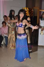 at Nisha Jamwal_s collection previews in Zoya, Mumbai on 13th Aug 2011 (45).JPG